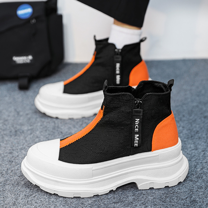 Kevadine kuum soodusmüük Meeste Chelsea saapad Moodsad kõrge ülaosaga nahksaapad Meeste vabaaja tossud Disainer paksud meeste poolsaapad