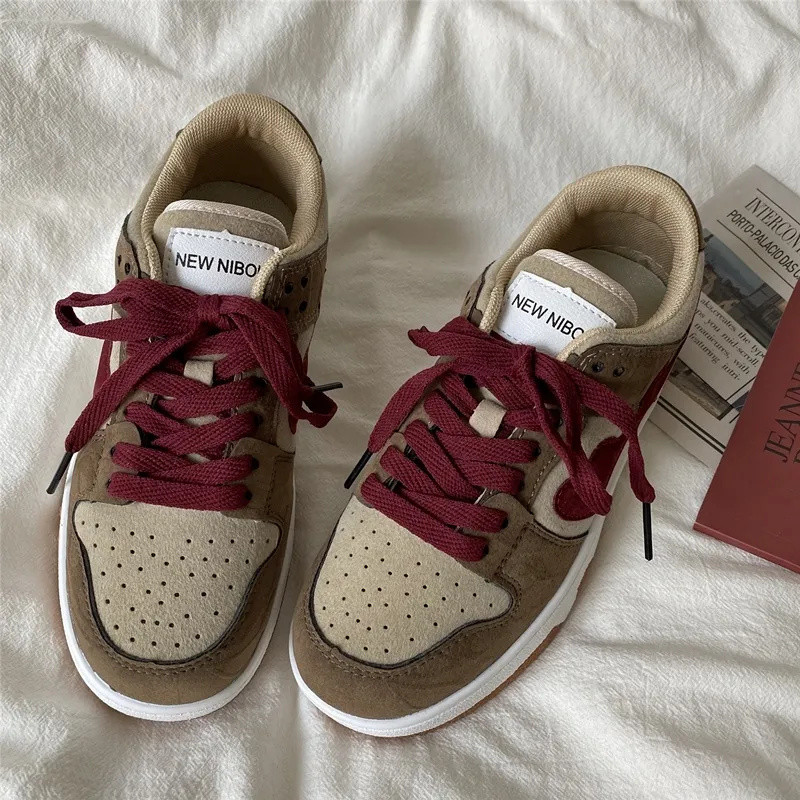 Παπούτσια καμβά Γυναικεία παπούτσια ίσια αθλητικά παπούτσια για άνοιξη 2023 Νέο φθινόπωρο αθλητικά παπούτσια σε σχήμα καρδιάς Γυναικεία δερμάτινα παπούτσια Tenis Feminino