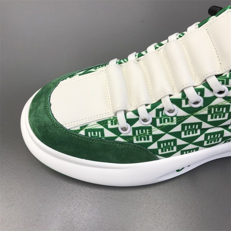 Muške sportske cipele 2023 Novi kožni gornji dio Udobne lagane ležerne mekane potplate Modne mrežaste crvene cipele Modne lijene muške cipele