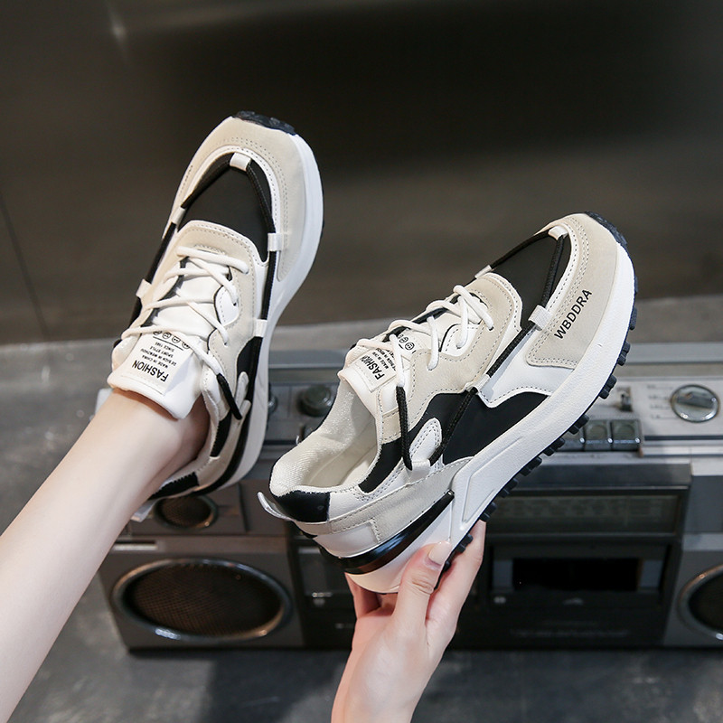 Bijele tenisice Ženske jesen 2022. Debeli donji dio Nove modne boje blokiraju udarce Tide Ins Ležerne Forrest Gump tenisice