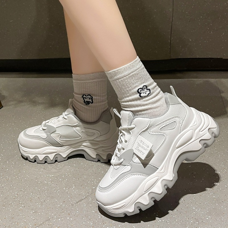 Γυναικεία αθλητικά παπούτσια με πλατφόρμα 2023 Fashion Lace Up με αναπνεύσιμο πλέγμα casual αθλητικά παπούτσια για γυναίκες Πολυτελή παπούτσια για τρέξιμο Γυναικεία τένις