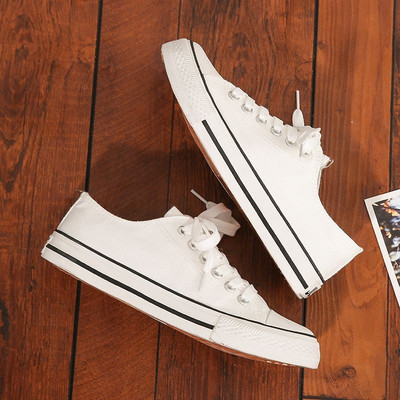 Φθινοπωρινή μόδα Αθλητικά παπούτσια για γυναίκες 2023 Άνοιξη Flat Tennis Running γυναικεία παπούτσια Trend Sneakersy Canvas Casual Black White