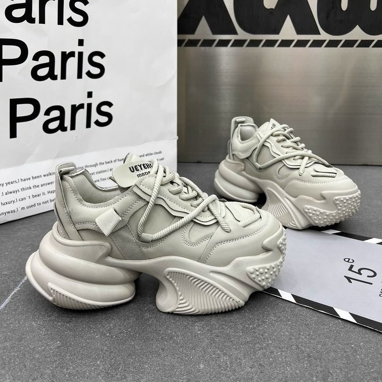 Nove mrežaste prozračne ženske cipele dizajner Trend Sportske trčanje ležerne cipele s platformom debele tenisice tenisice za žene