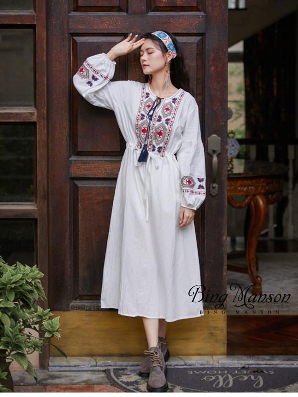 Moda 2022, model de rochie de vară și toamnă, broderie, bumbac, in, fustă albă, vacanță, mânecă trei sferturi, fustă lungă, petrecere