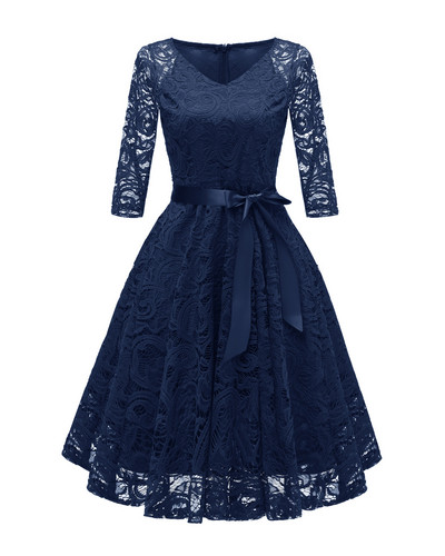 Seksi čipkaste haljine dugih rukava s V-izrezom i vezicama dobro su se prodavale u proljeće 2022.