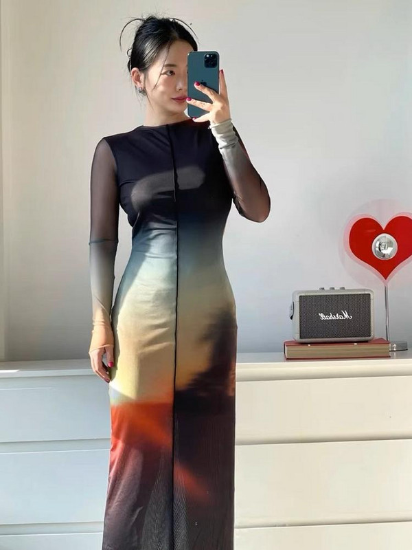 Moterų marlė Kaklaraištis dažoma ilga suknelė madinga kontrasto spalva ilgomis rankovėmis su kaklu 2023 m. pavasario prašmatnios asmenybės gatvės suknelės