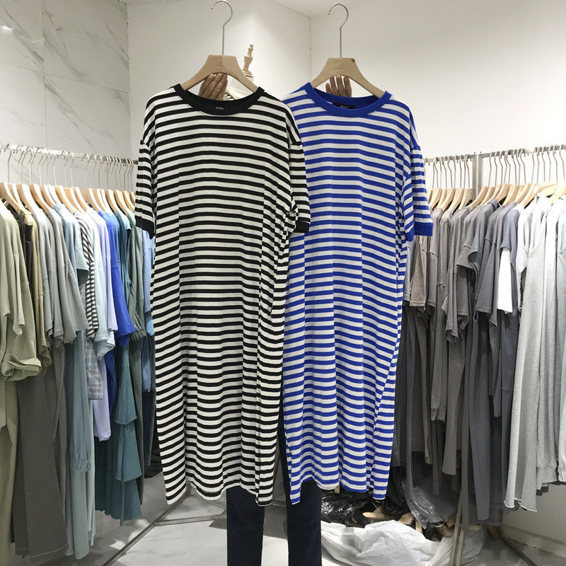 Haljina s plavim prugama Ženska ljetna nova moda 2023. Korejske srednje duge široke majice kratkih rukava, ležerne uredske haljine do koljena