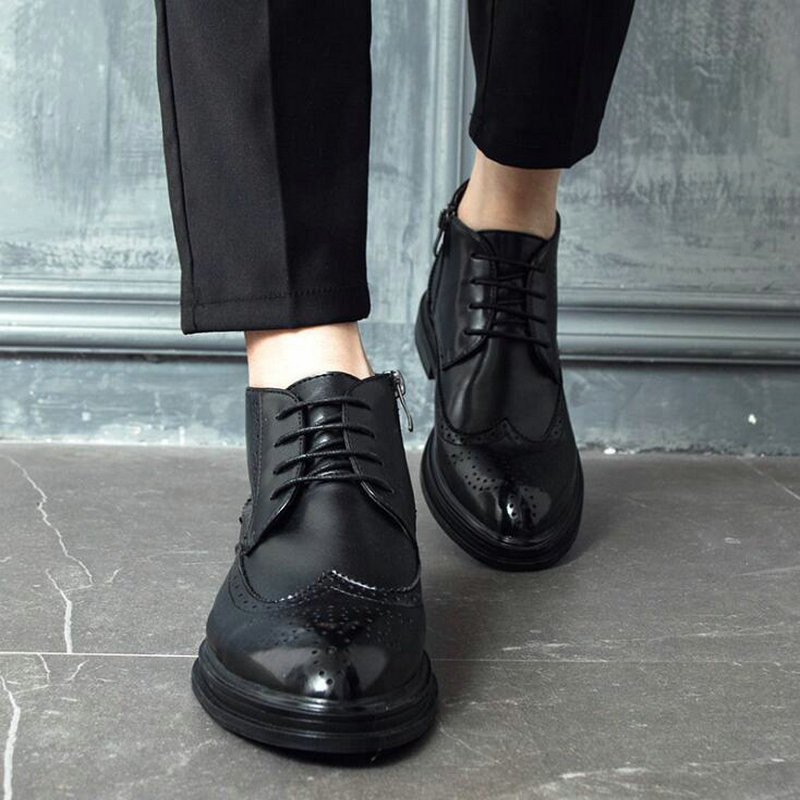 Muška moda Retro izrezbarene Oxford poslovne svečane cipele Chelsea gležnjače Obuća Cipele Muške cipele kratke čizme 2020.