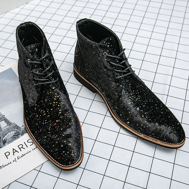 Nove muške šarmirane baršunaste lakirane čizme Chelsea za gležnjeve Britanske muške cipele na špic na čipku Marka crne plave cipele