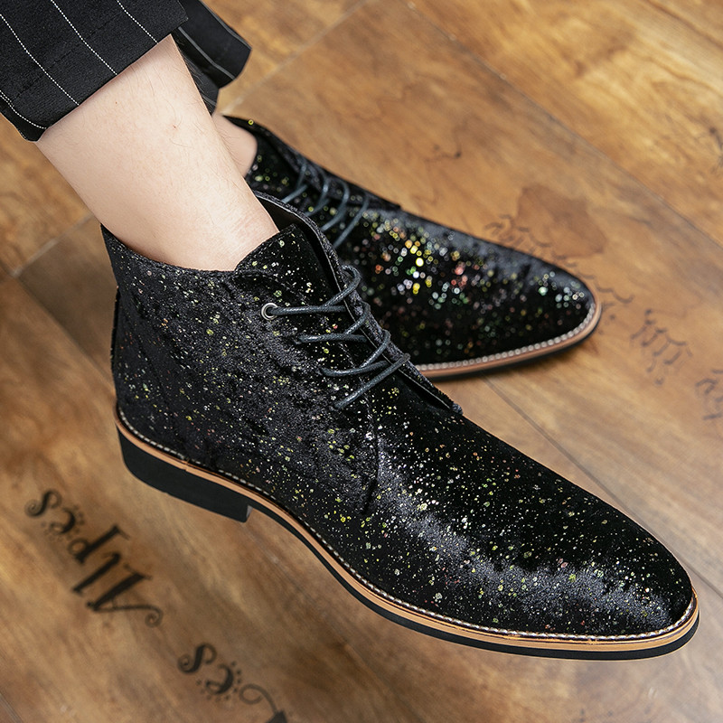 Nove muške šarmirane baršunaste lakirane čizme Chelsea za gležnjeve Britanske muške cipele na špic na čipku Marka crne plave cipele