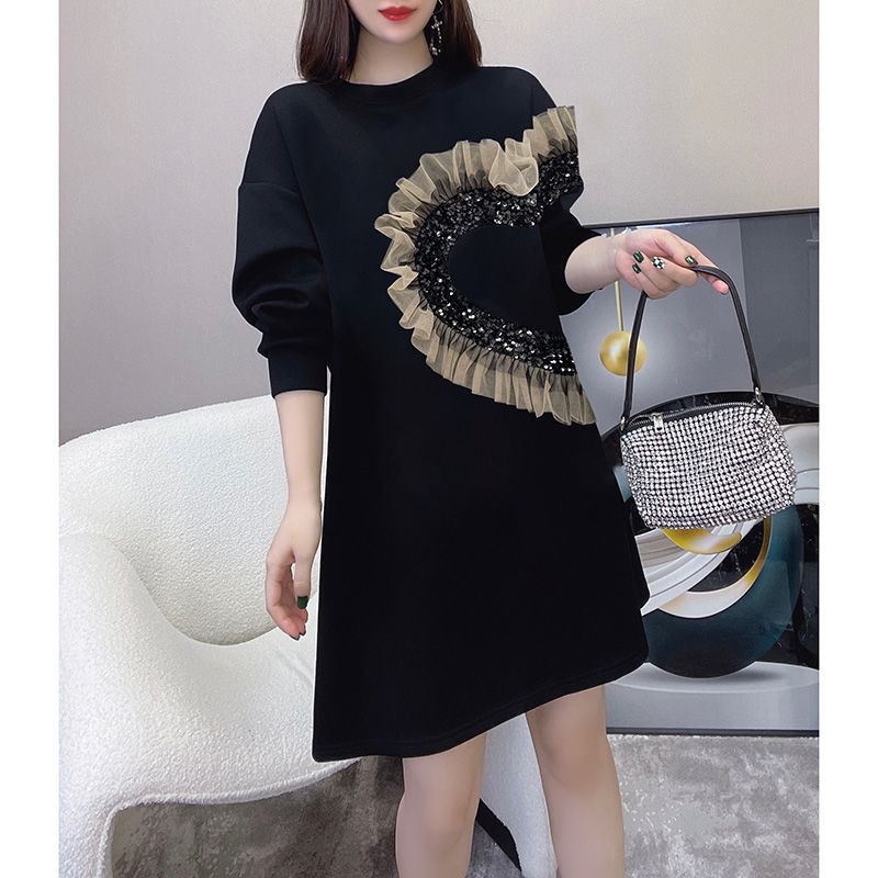 Μαύρο ιδιοσυγκρασία που μειώνει την ηλικία Διχτυωτές ραφές Φαρδύ σχέδιο Φόρεμα European Station 2023 Φθινόπωρο με μακρύ μανίκι O λαιμό Γυναικείο φόρεμα