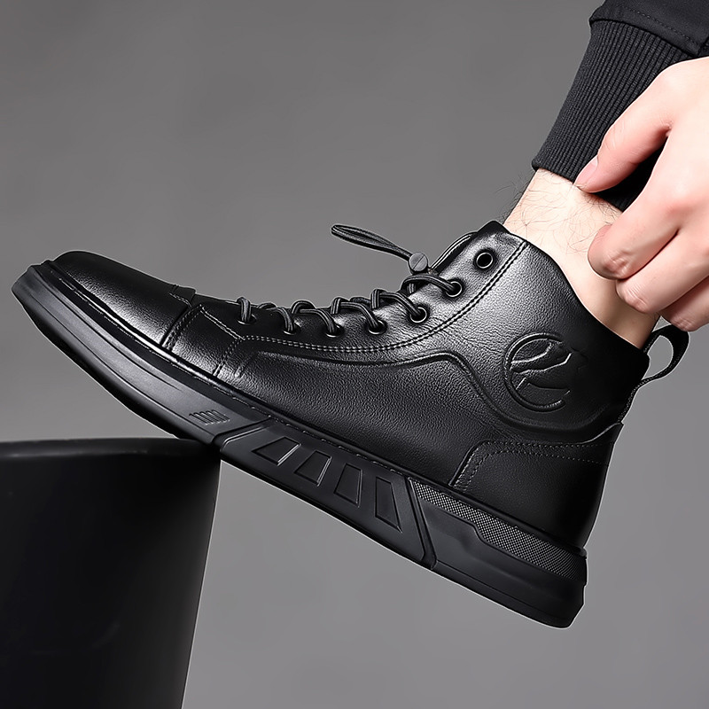  odos vyriški batai Patogūs lauko darbams Laisvalaikio batai vyrams Suvarstomi aukštaauliai Prabangūs firminiai sportbačiai Kulkšnies batai