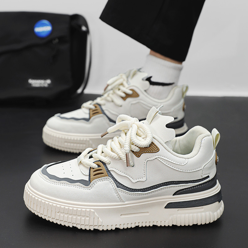 În toamna lui 2023, principala promoție este pantofii pentru studenți, decoltați, cu talpă groasă, pantofi vulcanizați pentru bărbați