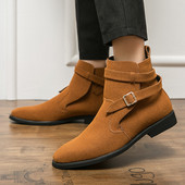 Cizme noi pentru bărbați, maro, din piele de căprioară artificială, cu vârf înalt, cu cataramă pentru cureaua, cu design, cizme de modă de iarnă cu cizme de blană pentru bărbați.