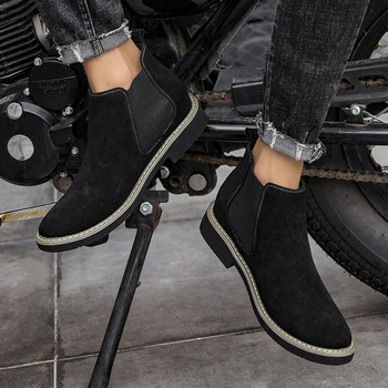 Casual ανδρικά μποτάκια με προστιθέμενα παπούτσια Chelsea 2023 Νέες μαύρες μπότες μοτοσυκλέτας Trend Sleeve Rural Boots Ανδρικά παπούτσια εργασίας