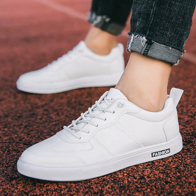 Καλοκαιρινό φθινόπωρο 2021 Ανδρικά παπούτσια Vulcanize Νέου Κορεατικού στυλ με ρηχά επίπεδα παπούτσια PU άνετα για τον αθλητισμό που αναπνέουν με κορδόνια