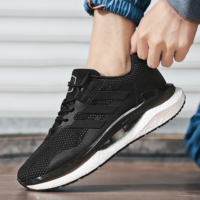 Pantofi de alergare sport Bondi 8 Amortire anti-alunecare respirabilă Pantofi de alergare pentru bărbați Pantofi de sport pentru bărbați, stil de viață, în aer liber, pantofi nou 2023