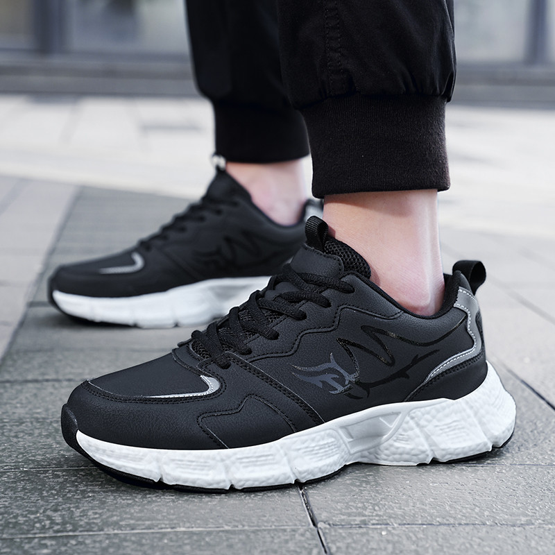 Vyriški laisvalaikio suvarstomi sportbačiai, 2023 m. Nauji odiniai plius aksominiai vulkanizuoti batai vaikščiojimo sportiniai batai lauke, tvirti, sekli vyriški batai