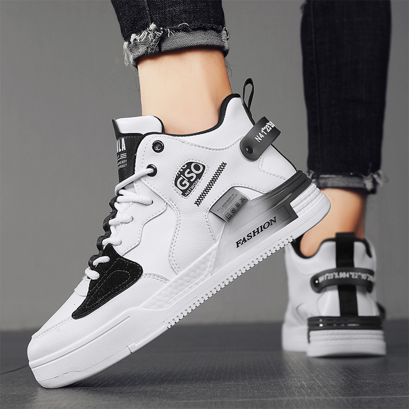 Rudens ir žiemos nauji aukšti odiniai vulkanizuoti batai vyrams 2023 m. Nauji vyriški batai Madingi ir universalūs laisvalaikio sportiniai sportbačiai