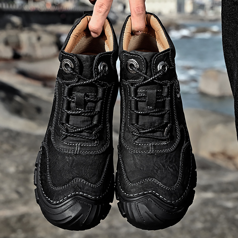 Nove gležnjače Muške čizme za snijeg Zimske tople muške cipele na vezanje 2022. Nove modne cipele Visoke vanjske cipele s alatom Brogue cipele