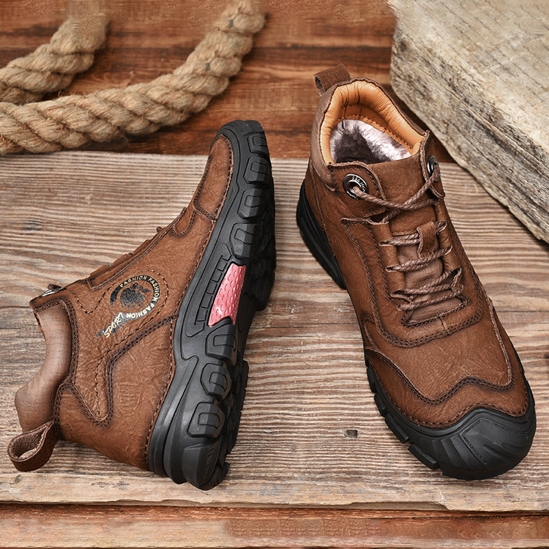 Nove gležnjače Muške čizme za snijeg Zimske tople muške cipele na vezanje 2022. Nove modne cipele Visoke vanjske cipele s alatom Brogue cipele