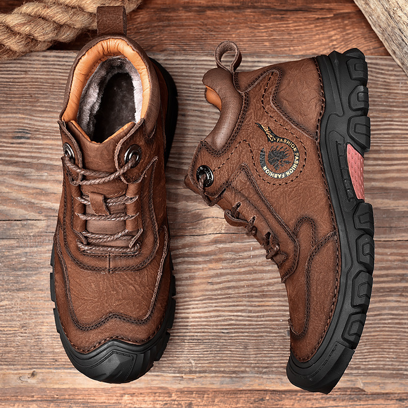 Nove gležnjače Muške čizme za snijeg Zimske tople muške cipele na vezanje 2022. Nove modne cipele Visoke vanjske cipele s alatom Brogue cipele