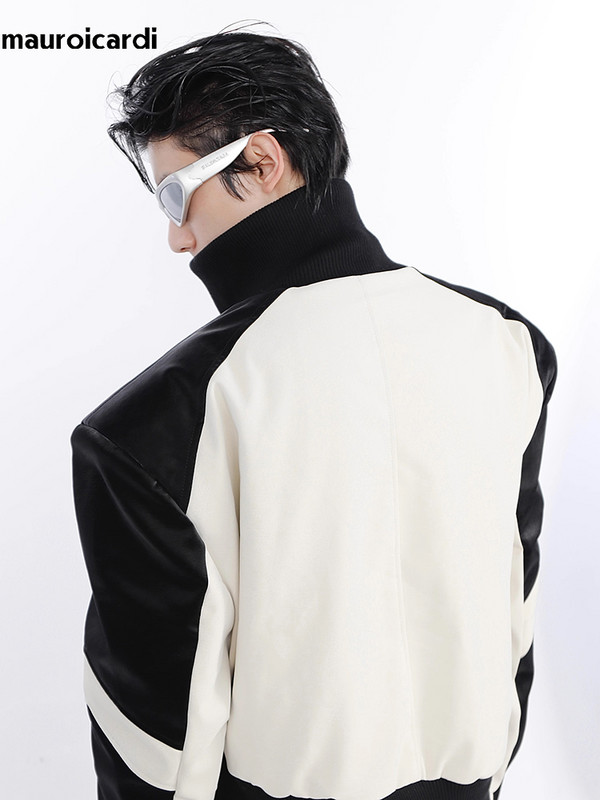 Mauroicardi pavasario rudens negabaritiniai trumpi balti ir juodi kratiniai Pu odinė striukė, vyriški pečių pagalvėlės, užtrauktuku užtraukiami dizainerių drabužiai