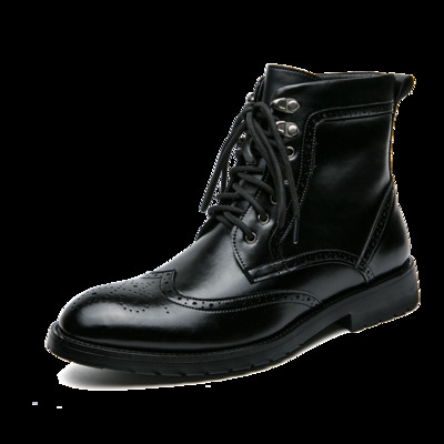 Κλασικές μπότες βρετανικού στιλ Ανδρικές δερμάτινες μπότες σκάλισμα με κορδόνια Μπότες αστραγάλου με μυτερή μύτη Χαμηλό τακούνι με χοντρή σόλα Επαγγελματικές μπότες γνωριμιών