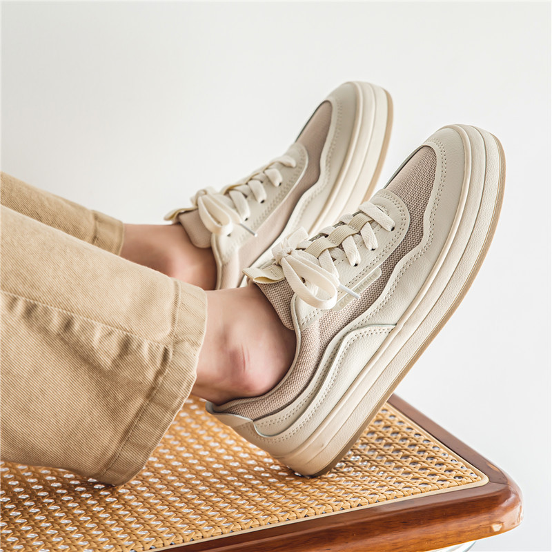 Cipele za muškarce 2023. Nove proljetne cipele s ravnim dnom na vezanje Ležerne vanjske protuklizne modne svestrane prozračne tenisice za muškarce
