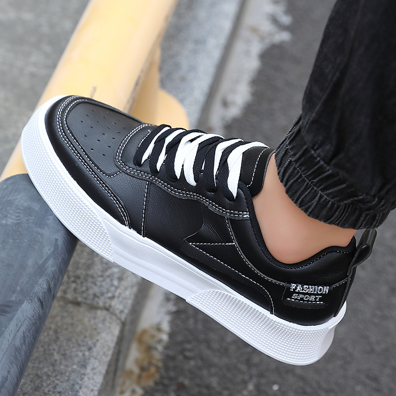 Ανοιξιάτικα νέα στρογγυλή κεφαλή επίπεδη κορδόνια με κορδόνια ανδρικά αθλητικά παπούτσια περιστασιακά υπαίθρια αντιολισθητικά αναπνεύσιμα ευέλικτα συμπαγή ανδρικά παπούτσια Vulcanize