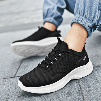 Летни нови мъжки обувки Модни мъжки ежедневни маратонки Корейска версия Тенденция Дишащи спортни обувки за бягане Мъжки плътни плитки