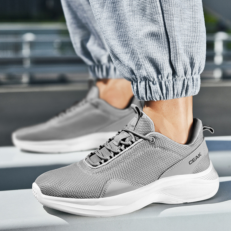 Ljetne nove muške cipele Modne muške ležerne tenisice Korejska verzija Trend Prozračna sportska obuća za trčanje Muške jednobojne plitke