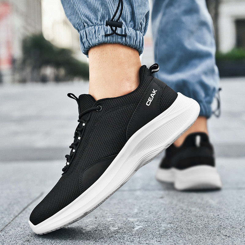 Ljetne nove muške cipele Modne muške ležerne tenisice Korejska verzija Trend Prozračna sportska obuća za trčanje Muške jednobojne plitke