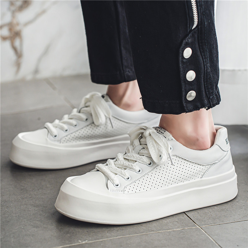 Cipele za muškarce Proljeće 2023. Novo s debelim potplatom, s okruglim prstima i vezanjem, ležerne modne neklizajuće prozračne jednobojne čvrste muške tenisice