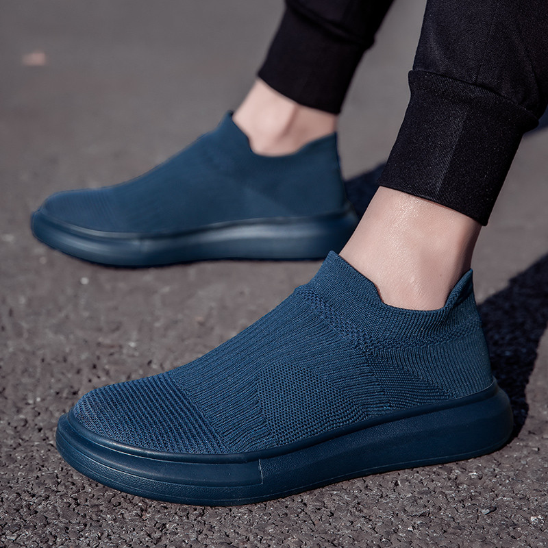 Nove mrežaste leteće tkane tenisice, ležerne, neklizajuće, udobne, mekane potplate, modne, prozračne, sveobuhvatne, muške vulkanizirane cipele