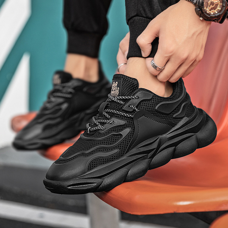 Batai vyrams 2023 m. pavasariniai suvarstomi tinkliniai storo pado madingi lauko neslystantys patogūs minkštu padu kietu, negili vyriški sportbačiai