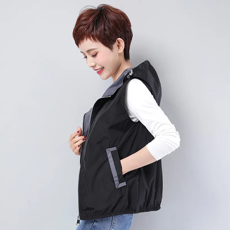 Pavasario/vasaros moteriška liemenė 2023 m. Nauja apsaugos nuo saulės liemenė su gobtuvu Moteriška madinga striukės be rankovių paltai Moteriški trumpa liemenė Viršutiniai drabužiai