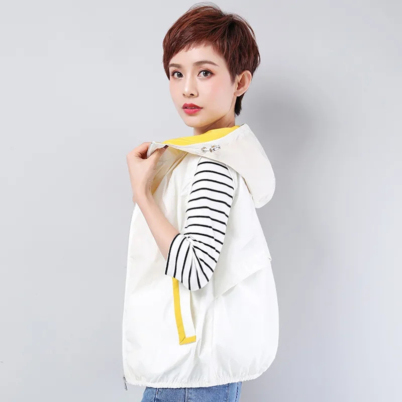 Pavasario/vasaros moteriška liemenė 2023 m. Nauja apsaugos nuo saulės liemenė su gobtuvu Moteriška madinga striukės be rankovių paltai Moteriški trumpa liemenė Viršutiniai drabužiai