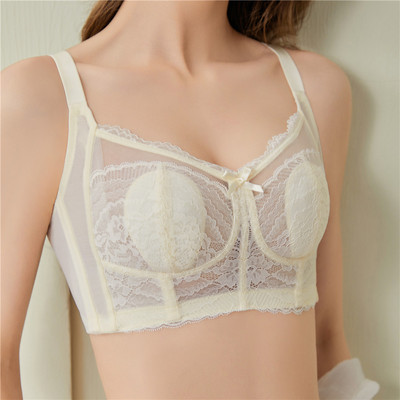 Uši králika z mliečneho cukru sú veľké, hrudník je malý, na úpravu spodnej bielizne sa nepoužíva oceľový krúžok, ultratenká podprsenka zo sladkej čipky