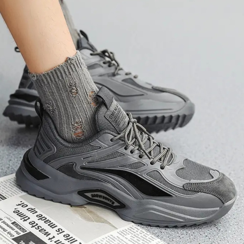 2023 m. Nauji vyriški madingi laisvalaikio sportiniai batai jaunimui pavasario rudeniui Patogūs padai juodi odiniai sportbačiai vyrams Tenis Masculino