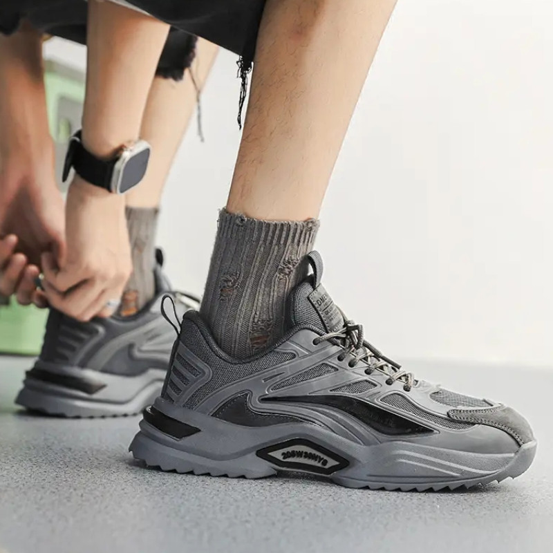 2023 m. Nauji vyriški madingi laisvalaikio sportiniai batai jaunimui pavasario rudeniui Patogūs padai juodi odiniai sportbačiai vyrams Tenis Masculino