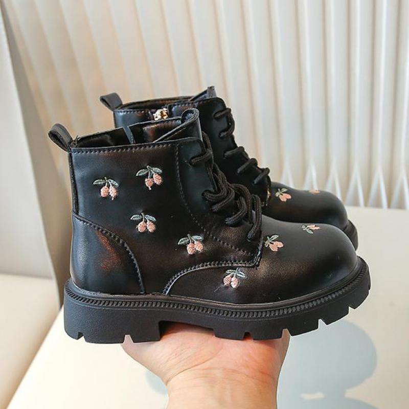 Mergaičių laisvalaikio trumpi batai 2023 m. rudens žiema Naujos mados vaikiški odiniai batai Vaikiški šoniniai užtrauktukai Minkštas padas vienviečiai batai J100