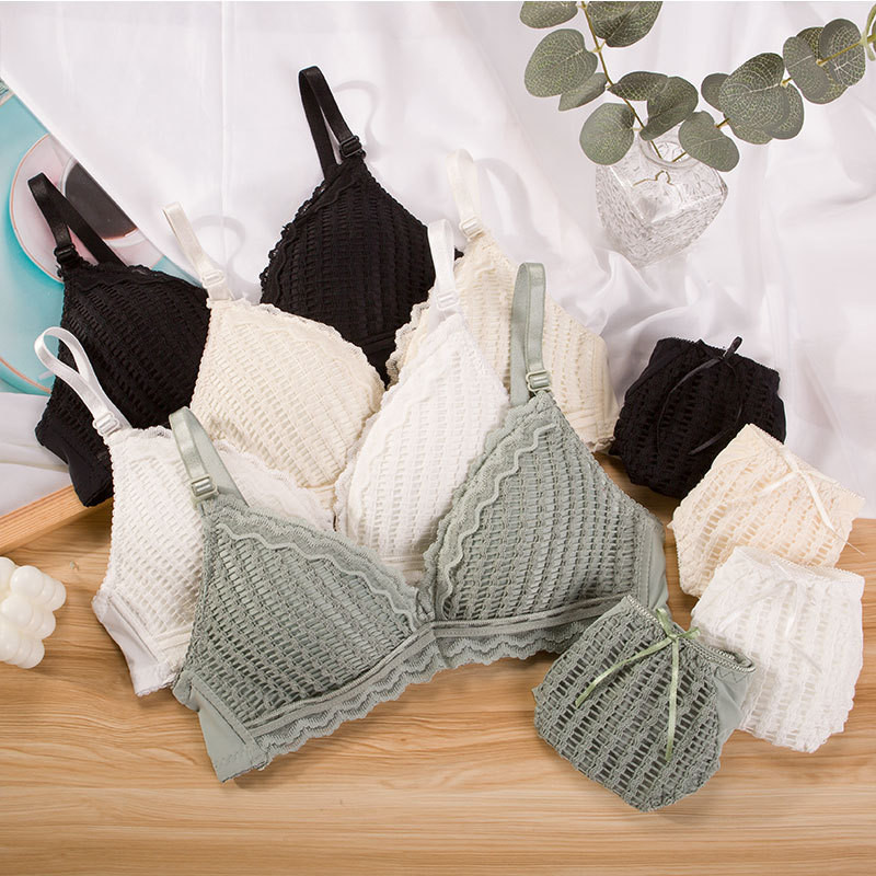 Moteriškas besiūlių liemenėlių rinkinys Newire bralette žemu juosmeniu kelnaitės Seksualus apatinio trikotažo komplektas V kaklo liemenėlė Minkštas moteriškas apatinio trikotažo rinkinys lenceria