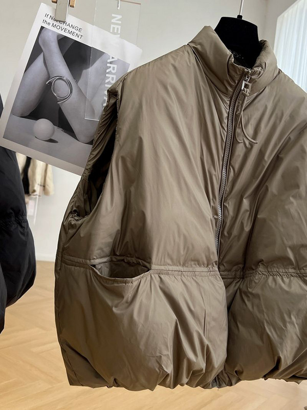 2023 m. nauja medvilnine paminkštinta užtrauktuku giletinė striukė, žieminė liemenė su kišenine moteriška dygsniuota liemenė, stovi apykakle.