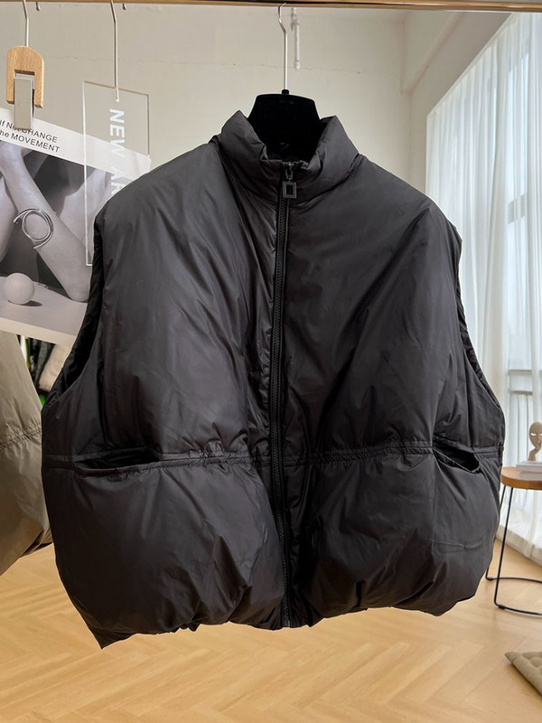 2023 m. nauja medvilnine paminkštinta užtrauktuku giletinė striukė, žieminė liemenė su kišenine moteriška dygsniuota liemenė, stovi apykakle.