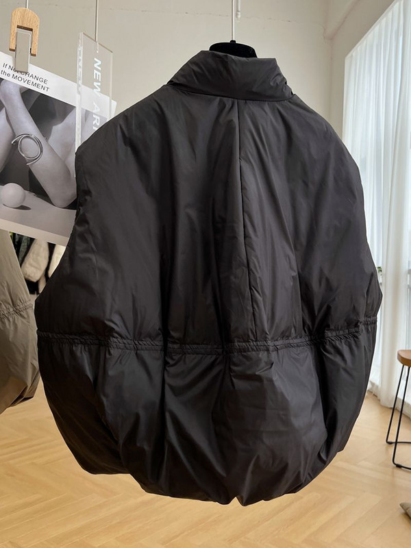 2023 m. nauja medvilnine paminkštinta užtrauktuku giletinė striukė, žieminė liemenė su kišenine moteriška dygsniuota liemenė, stovi apykakle.