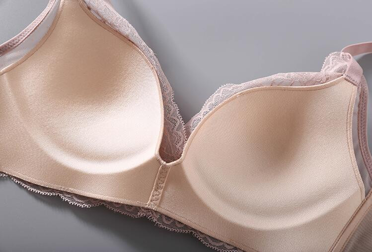 Căptușeală 100% mătase dud pentru femei cu țesătură de dantelă în exterior Sutien fără fir confortabil fără fir Bralette SS021