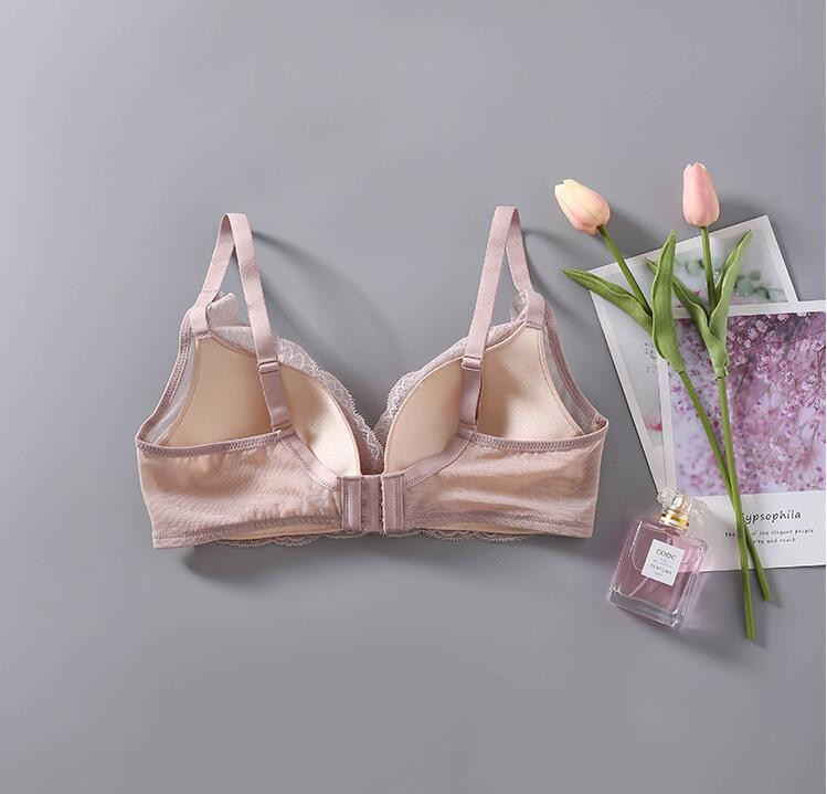 Căptușeală 100% mătase dud pentru femei cu țesătură de dantelă în exterior Sutien fără fir confortabil fără fir Bralette SS021
