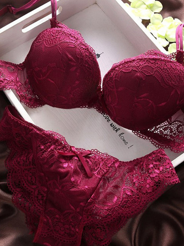 Push Up liemenėlė, nėriniuota liemenėlė ir kelnaičių komplektas moteriškas siuvinėjimas Deep V apatinis trikotažas ir apatinės kelnaitės