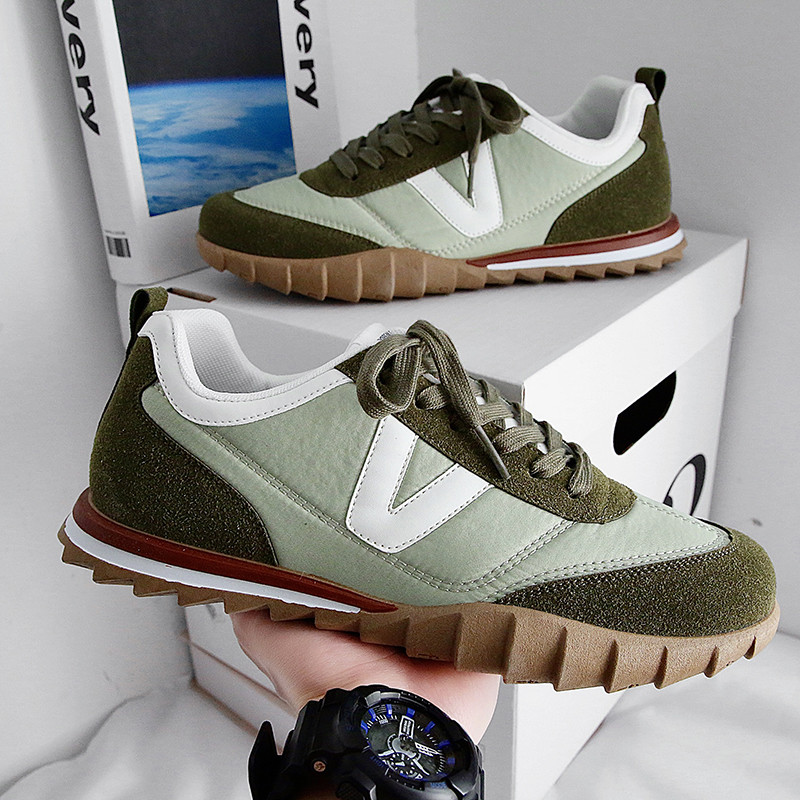 Vyriški laisvalaikio batai Vintažiniai vokiški treniruočių batai Vyriški sportiniai batai suvarstomi sportbačiai Gamintojas Dizaineris Madingi vyriški riedlenčių batai